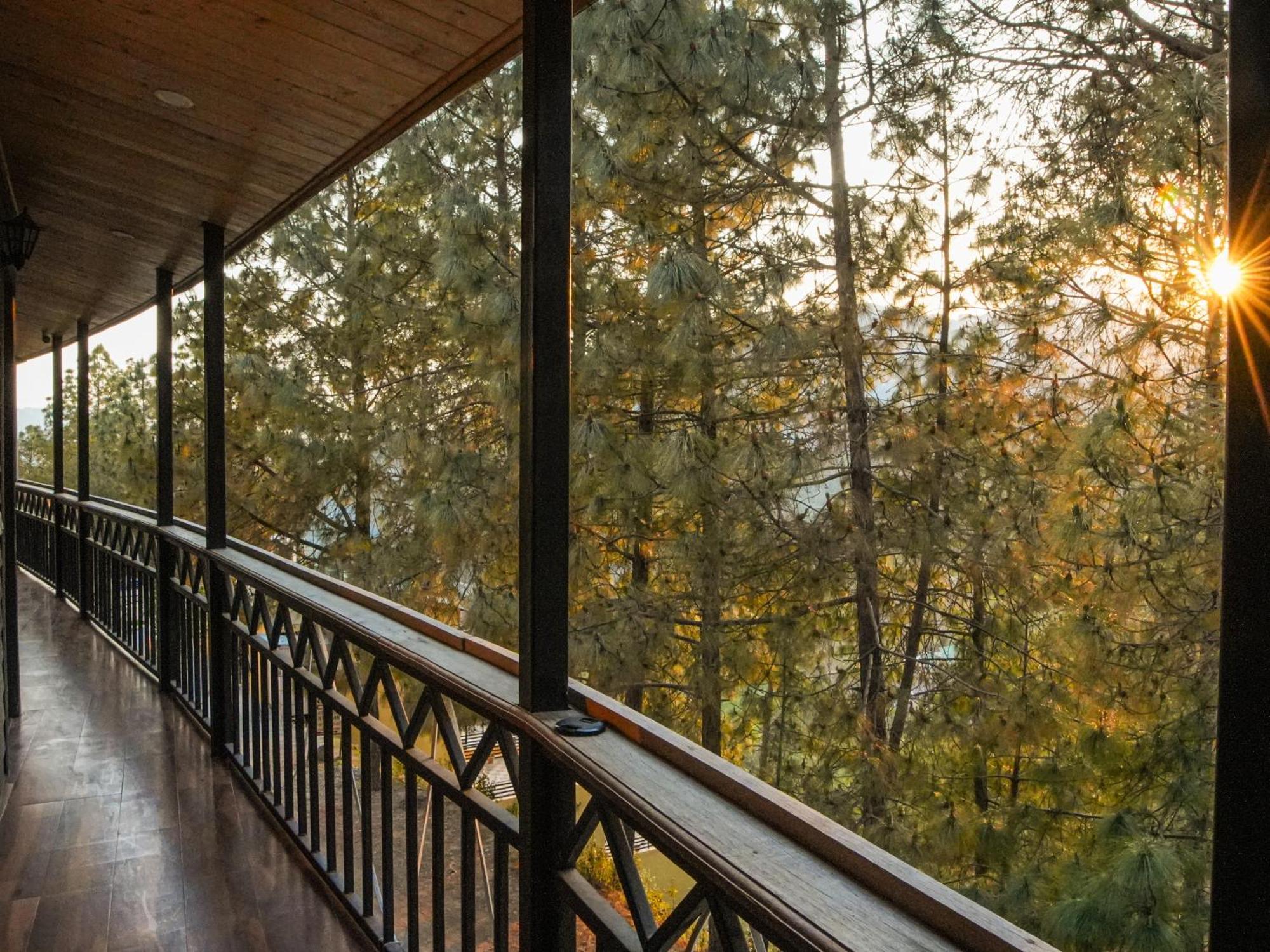 Thehimalayanliving Whistling Pines Hotel Mukteshwar Luaran gambar