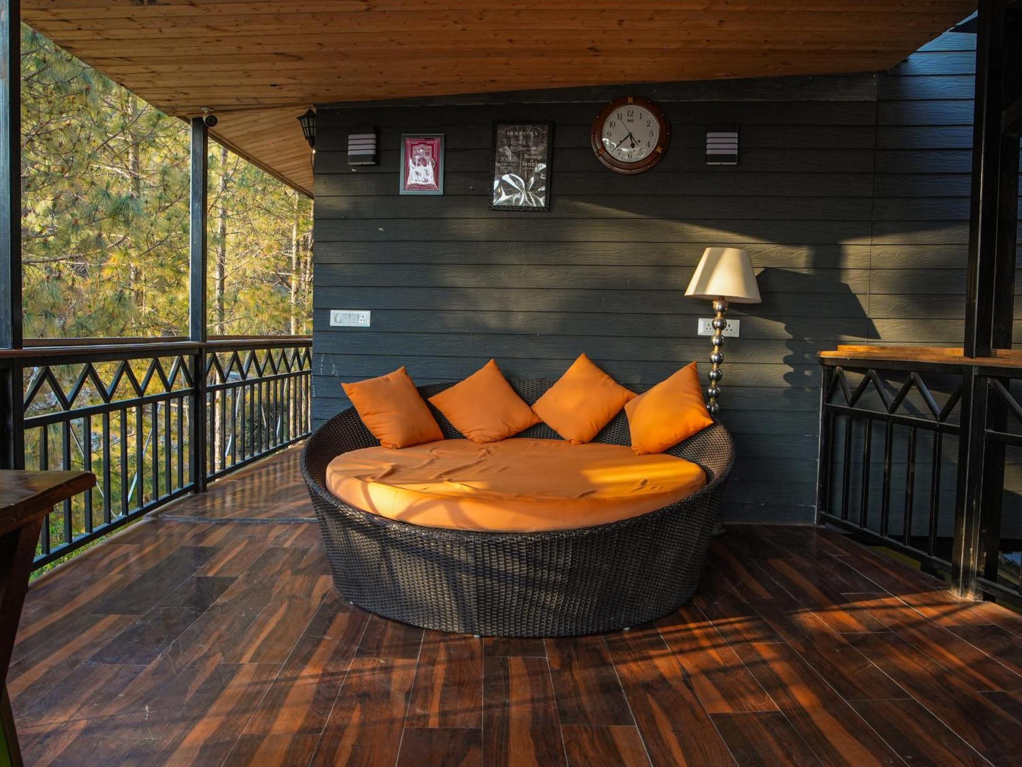 Thehimalayanliving Whistling Pines Hotel Mukteshwar Luaran gambar